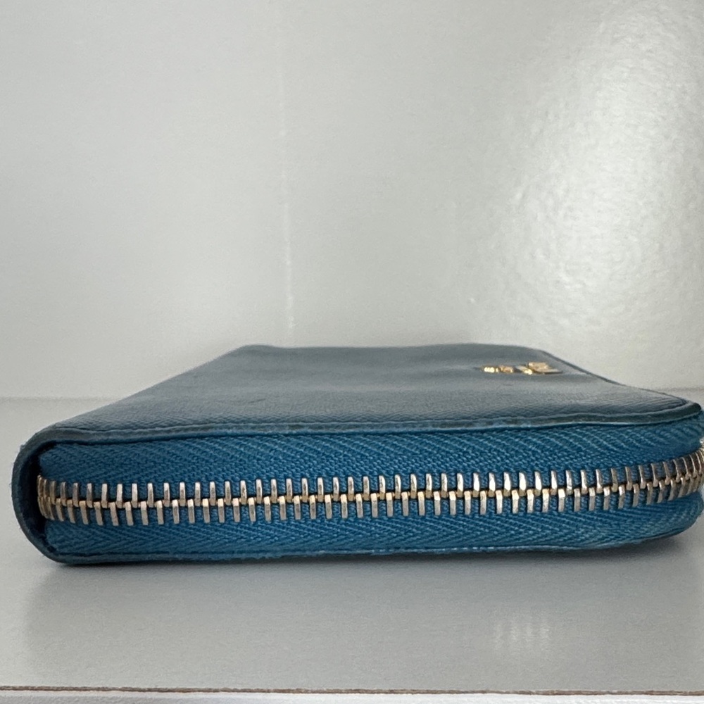 Prada Blue Saffiano Leather Large
Organizer Zippy Wallet - Picture 4 of 10